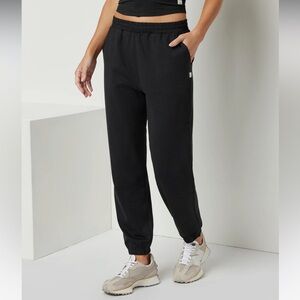 Vuori Boyfriend Sweatpant - Black Heather